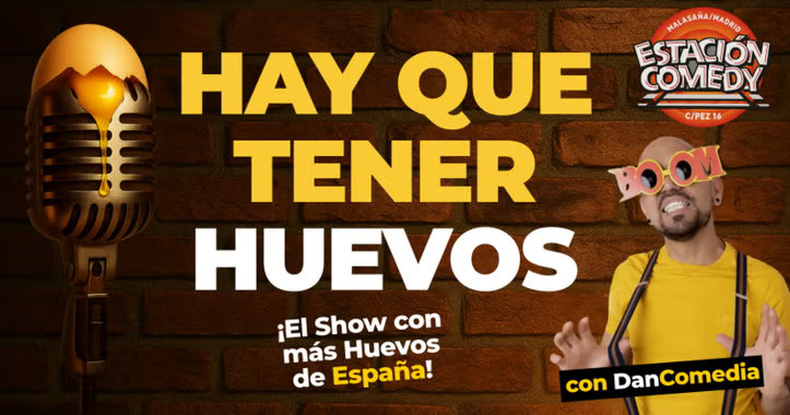 Comedia en un escenario divertido.